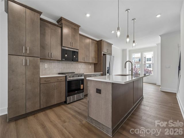 3652 S Tryon Street, Charlotte, NC 28217
