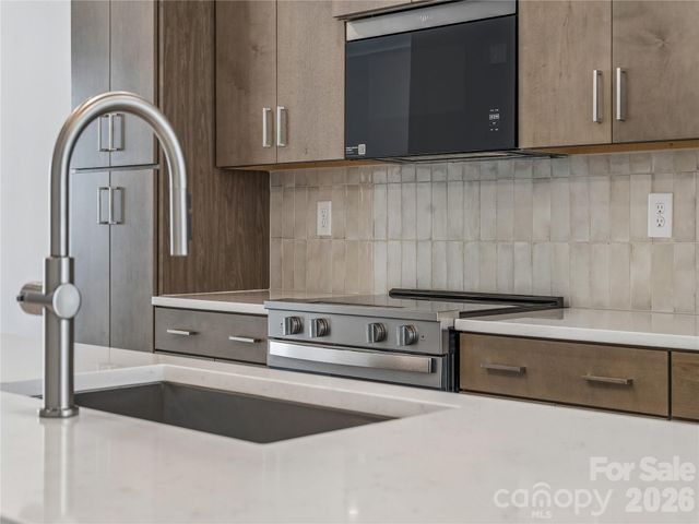 3652 S Tryon Street, Charlotte, NC 28217