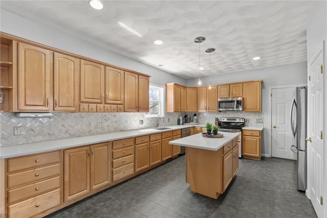 25 Red Hawk Drive, Cranston, RI 02921