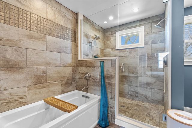 25 Red Hawk Drive, Cranston, RI 02921