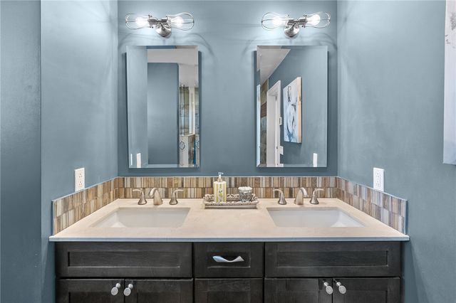 25 Red Hawk Drive, Cranston, RI 02921