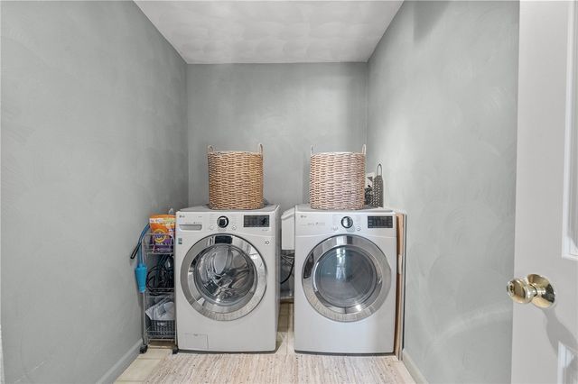 25 Red Hawk Drive, Cranston, RI 02921