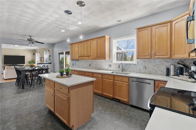 25 Red Hawk Drive, Cranston, RI 02921