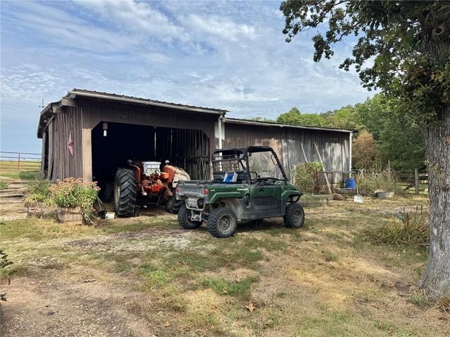 628 SE 150 th Road, Warrensburg, MO 64093