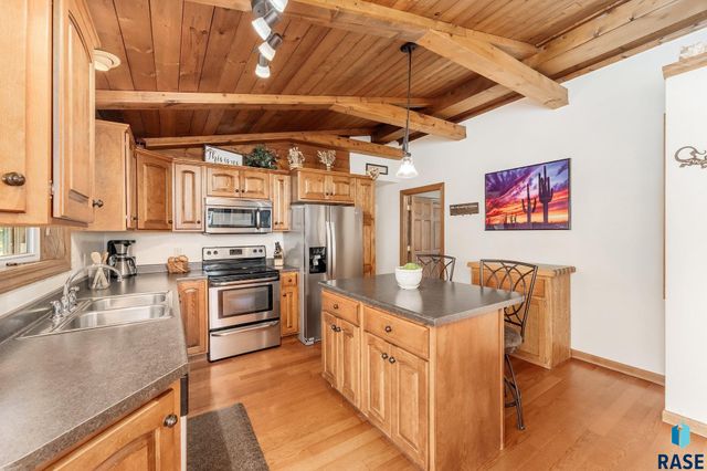 47606 Slip Up Creek Rd Road, Sioux Falls, SD 57104