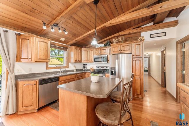 47606 Slip Up Creek Rd Road, Sioux Falls, SD 57104