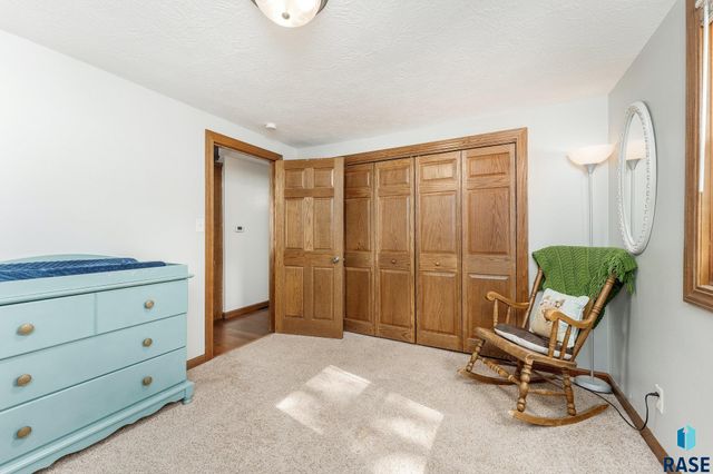 47606 Slip Up Creek Rd Road, Sioux Falls, SD 57104