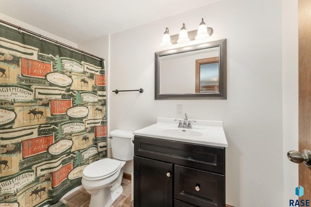 47606 Slip Up Creek Rd Road, Sioux Falls, SD 57104