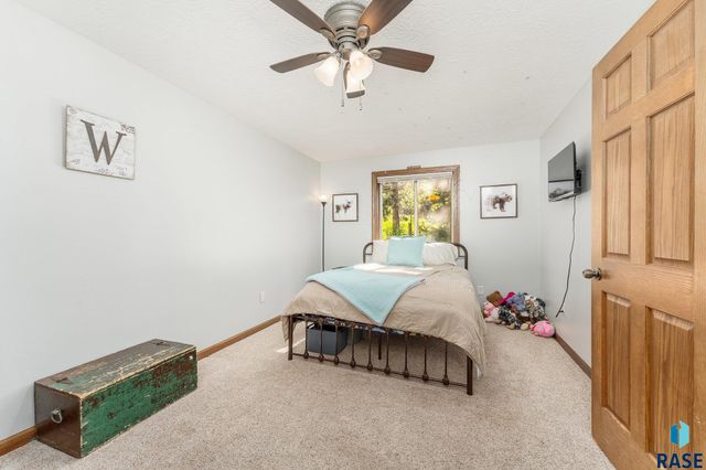 47606 Slip Up Creek Rd Road, Sioux Falls, SD 57104