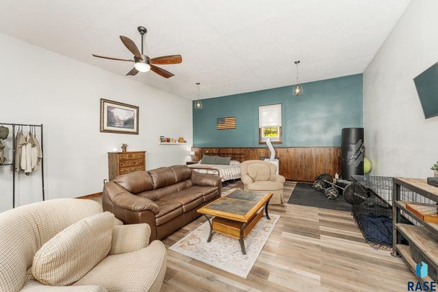 47606 Slip Up Creek Rd Road, Sioux Falls, SD 57104