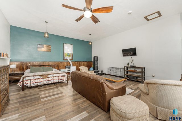 47606 Slip Up Creek Rd Road, Sioux Falls, SD 57104