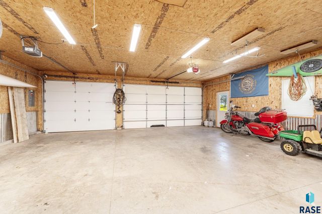 47606 Slip Up Creek Rd Road, Sioux Falls, SD 57104