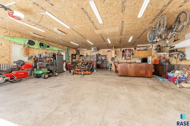 47606 Slip Up Creek Rd Road, Sioux Falls, SD 57104