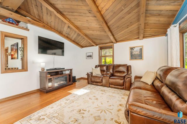 47606 Slip Up Creek Rd Road, Sioux Falls, SD 57104