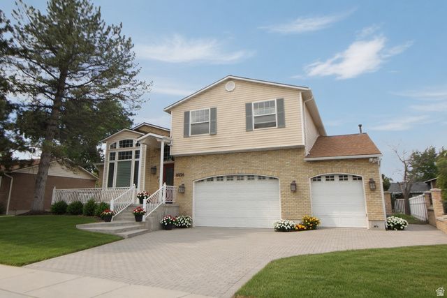 8938 S MIDVALLEY DR, West Jordan, UT 84088
