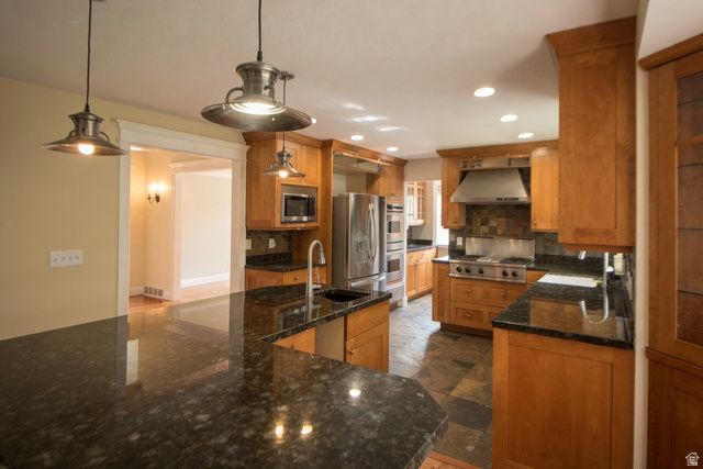 8938 S MIDVALLEY DR, West Jordan, UT 84088