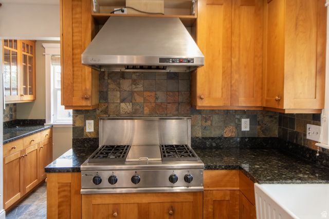 8938 S MIDVALLEY DR, West Jordan, UT 84088