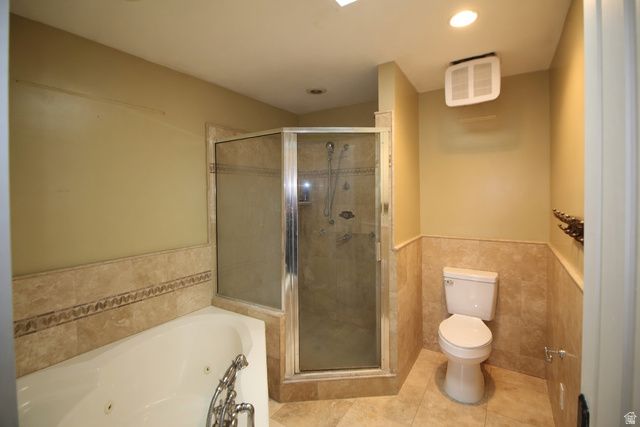 8938 S MIDVALLEY DR, West Jordan, UT 84088
