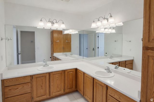 8938 S MIDVALLEY DR, West Jordan, UT 84088