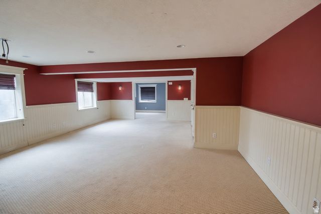 8938 S MIDVALLEY DR, West Jordan, UT 84088