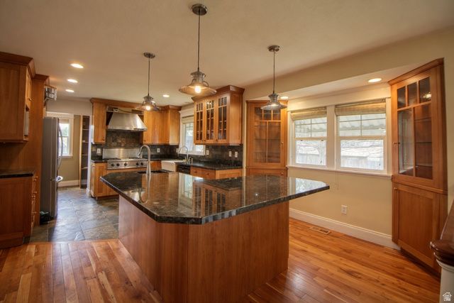 8938 S MIDVALLEY DR, West Jordan, UT 84088