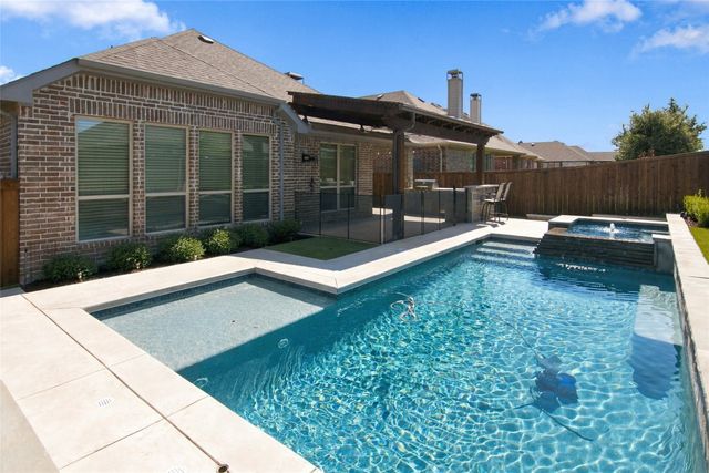 12209 Prudence Drive, Fort Worth, TX 76052
