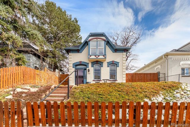 2530 Arapahoe Street, Denver, CO 80205