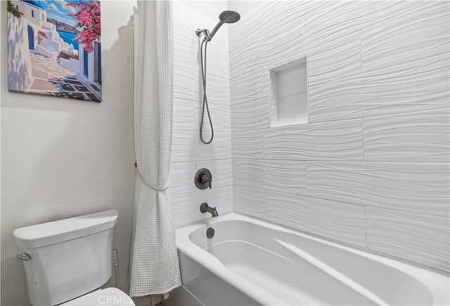 4977 Hydepark Drive, Agoura Hills, CA 91301
