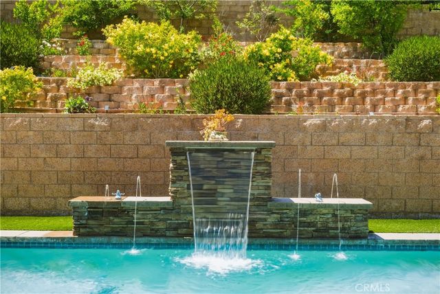 4977 Hydepark Drive, Agoura Hills, CA 91301
