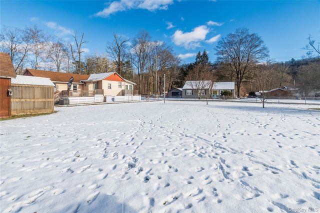 8 Fourth Street, Godeffroy, NY 12729