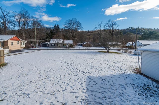 8 Fourth Street, Godeffroy, NY 12729