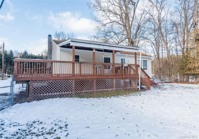 8 Fourth Street, Godeffroy, NY 12729