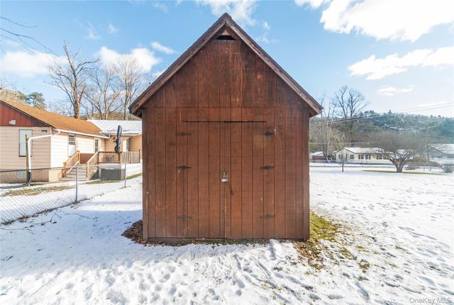 8 Fourth Street, Godeffroy, NY 12729