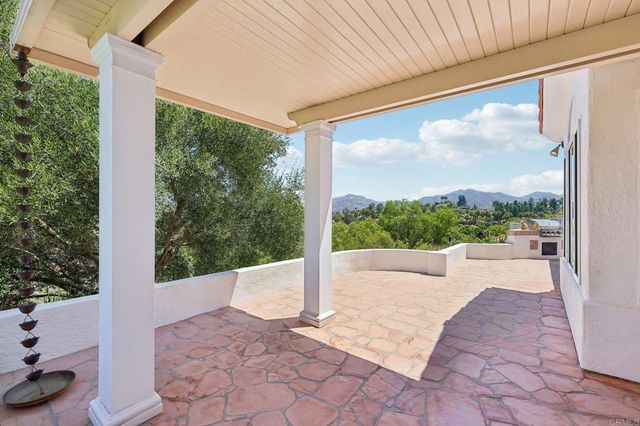 17572 Via Loma Drive, Poway, CA 92064