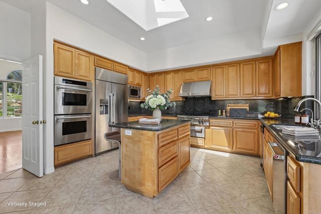 17572 Via Loma Drive, Poway, CA 92064