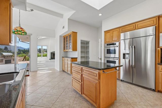 17572 Via Loma Drive, Poway, CA 92064