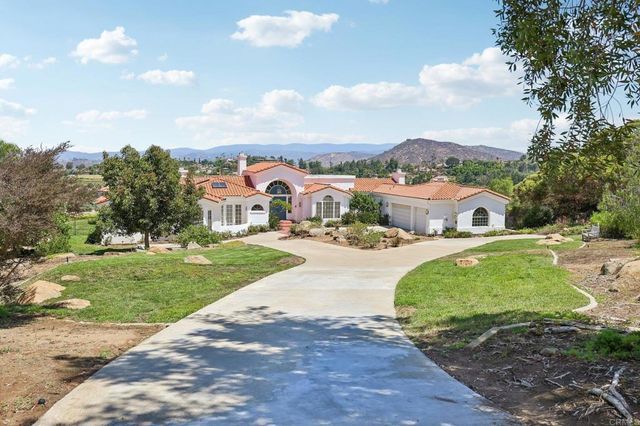 17572 Via Loma Drive, Poway, CA 92064