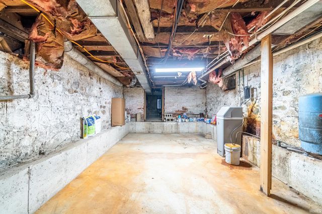 4020 Carroll Road, Fort Wayne, IN 46818