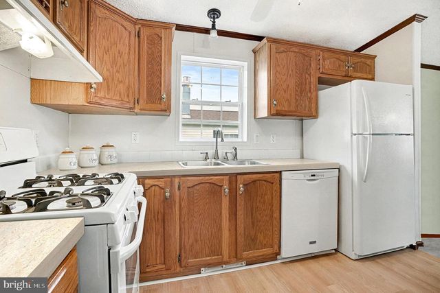 1106 JFK DR, North Wales, PA 19454