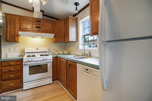 1106 JFK DR, North Wales, PA 19454