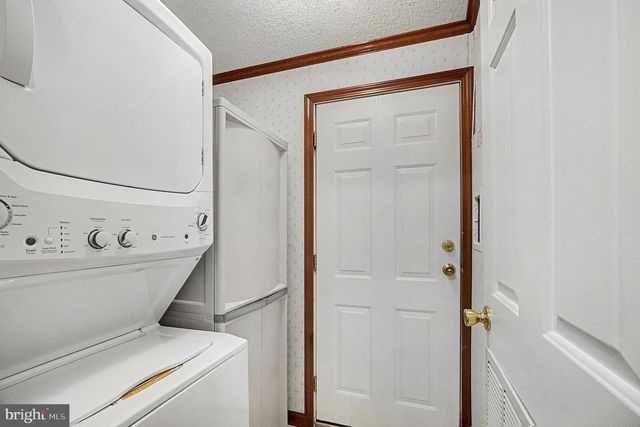 1106 JFK DR, North Wales, PA 19454