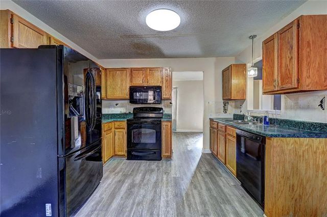 3338 Lindale Court, Ellenwood, GA 30294