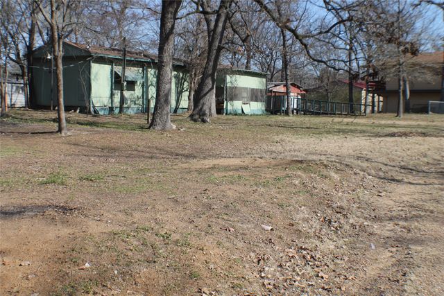 111 Daniel Drive, Mabank, TX 75156