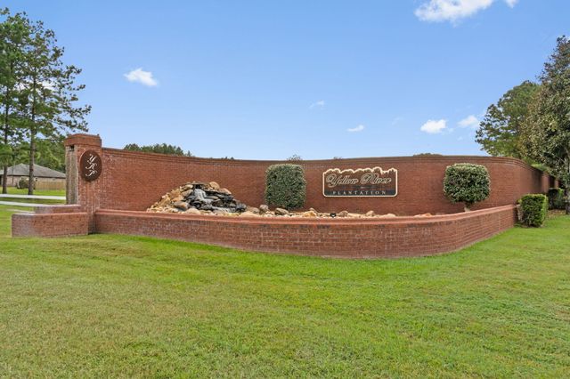 6404 Welannee Boulevard, Laurel Hill, FL 32567