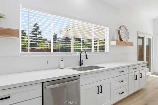 6105 Kettlerock Mountain Court, Bakersfield, CA 93313