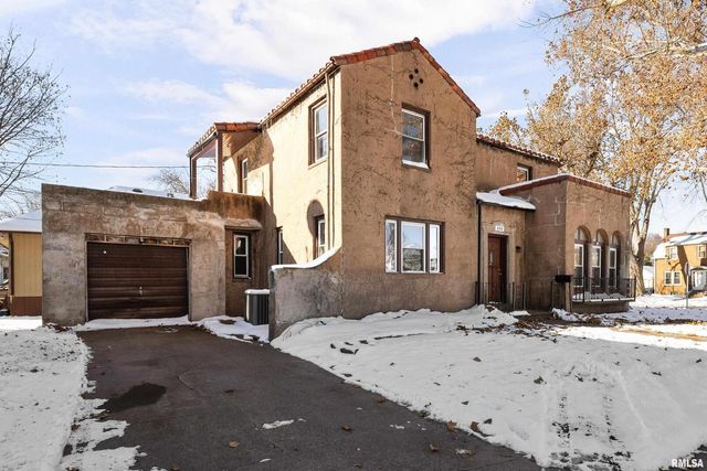 602 S 9TH Street, Clinton, IA 52732