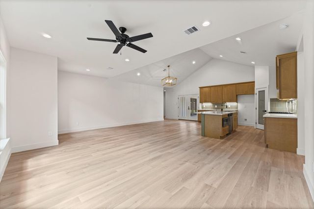 1618 Lake Bluff Drive, El Lago, TX 77586