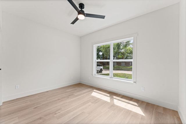 1618 Lake Bluff Drive, El Lago, TX 77586