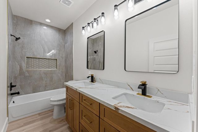 1618 Lake Bluff Drive, El Lago, TX 77586