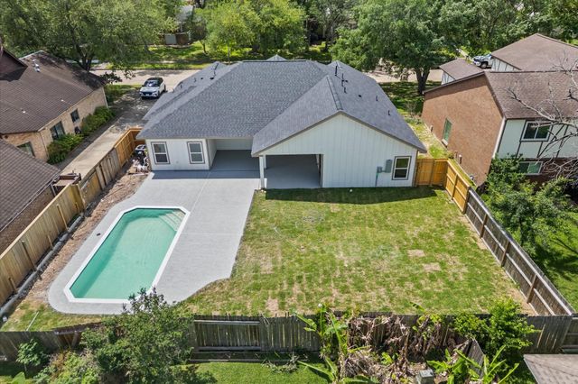 1618 Lake Bluff Drive, El Lago, TX 77586